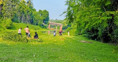 ക്യാമറക്കണ്ണുകളെ ആകർഷിച്ച് ആരാമ്പ്രം മിനി ഗ്രൗണ്ട്; പൂനൂർ പുഴയോരത്ത് ഫോട്ടോഷൂട്ടുകളുടെ തിരക്ക്